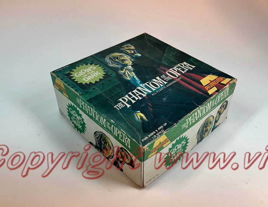 Phantom of the Opera Aurora Glow in the dark Model Kit