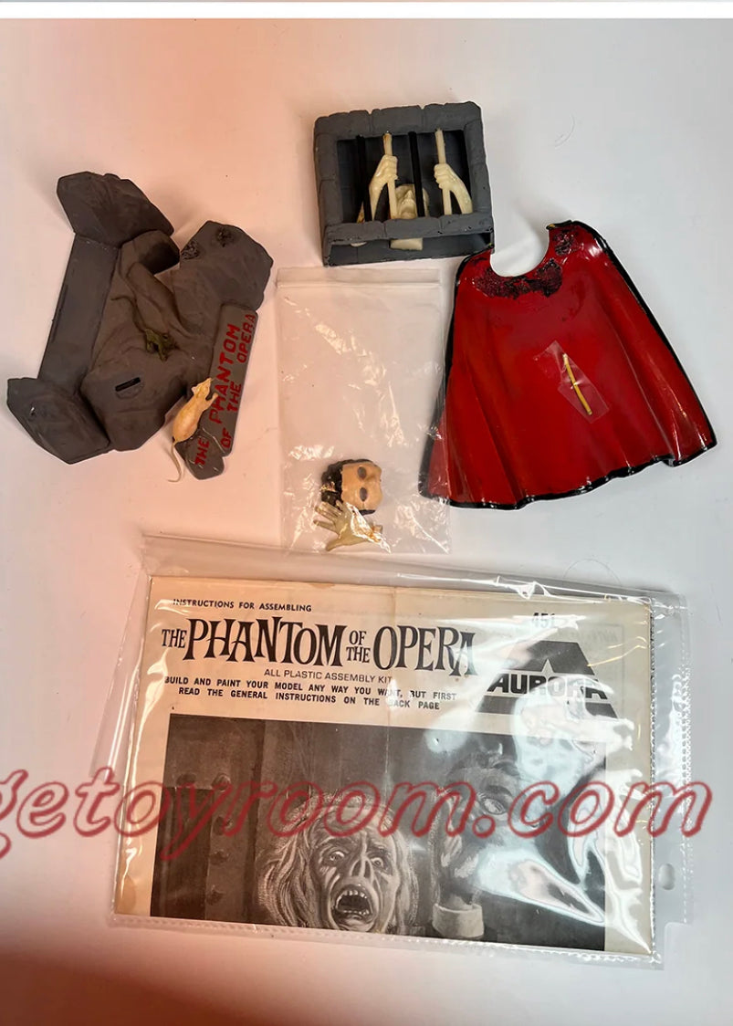 Phantom of the Opera Aurora Glow in the dark Model Kit