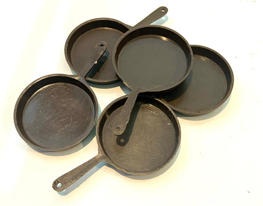 Marx Vintage Frying Pan accessory for Johnny or Jane West Best of the West sets!