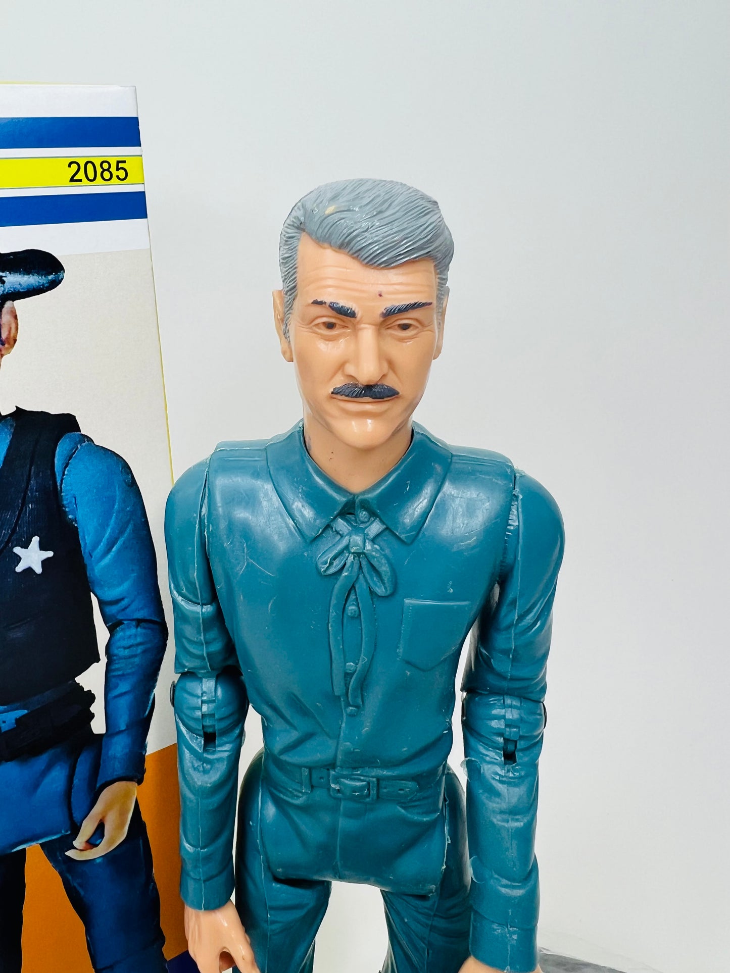 Sheriff  Garrett with MOD style box ! Nice !